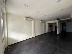 Macpherson Road (D13), Retail #584300971